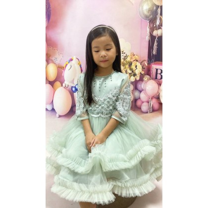 PRINCESS BABY GOWN 680- (W HEADBAND) 88031 PRINCESS BABY GOWN 680- (W HEADBAND) 88031