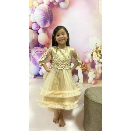 PRINCESS BABY GOWN 680- (W HEADBAND) 88031 PRINCESS BABY GOWN 680- (W HEADBAND) 88031